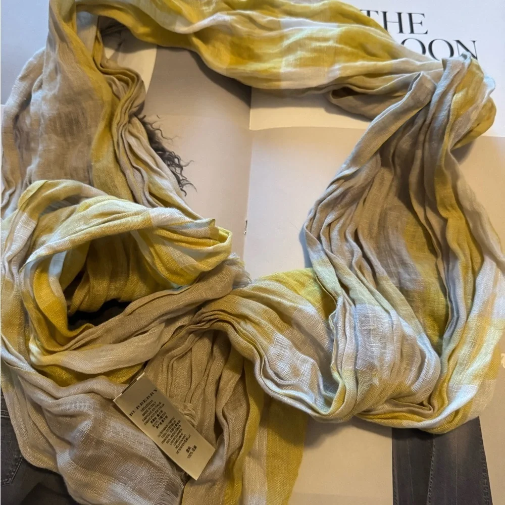 💯 % AUTHENTIC Burberry Linen Scarf in Beige and Yellow hues - Picture 4 of 4